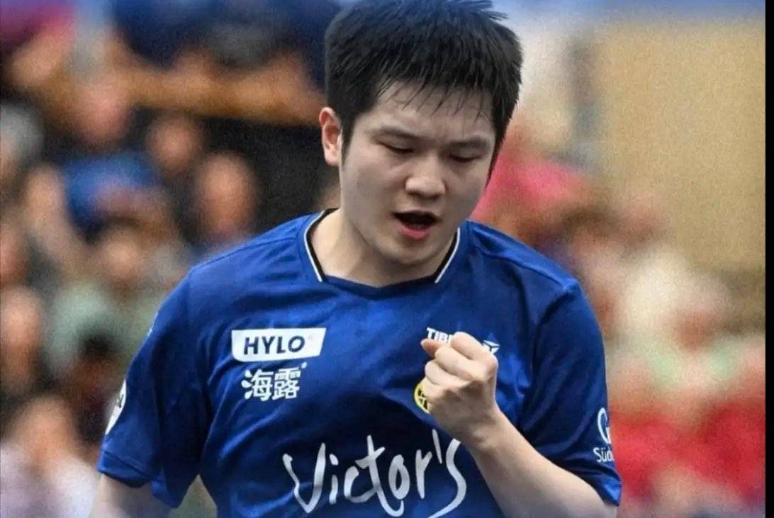 樊振东人气有多高？昨天刚拿德甲MVP，今天参加活动人多到限流